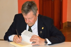 Presentacion-del-Libro-Bendita-la-Politica.-Malditos-lo-que-la-degradan-103