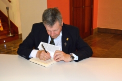 Presentacion-del-Libro-Bendita-la-Politica.-Malditos-lo-que-la-degradan-123