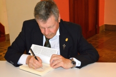 Presentacion-del-Libro-Bendita-la-Politica.-Malditos-lo-que-la-degradan-124
