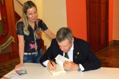 Presentacion-del-Libro-Bendita-la-Politica.-Malditos-lo-que-la-degradan-97