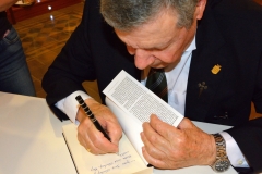 Presentacion-del-Libro-Bendita-la-Politica.-Malditos-lo-que-la-degradan-98